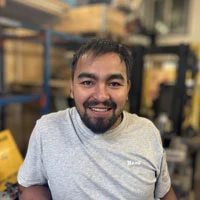 Reza, Snickare Byggservice i Sjövik AB